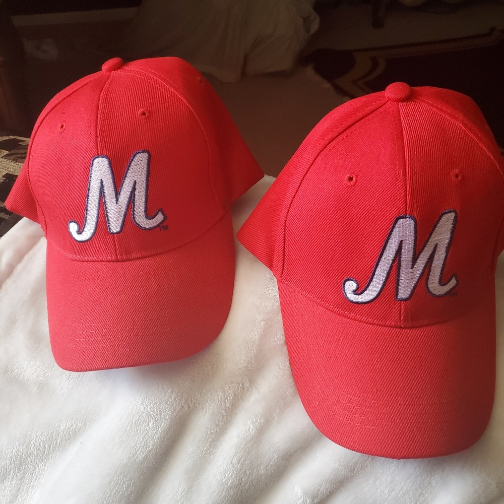 2 Baseball hats Red